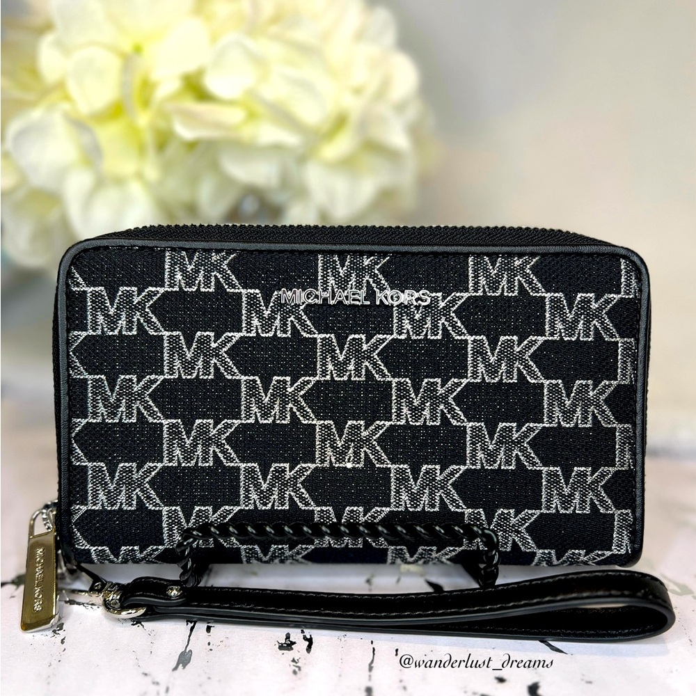 NWT Michael Kors Jet Set Travel Large Phone Case in Black and Silver